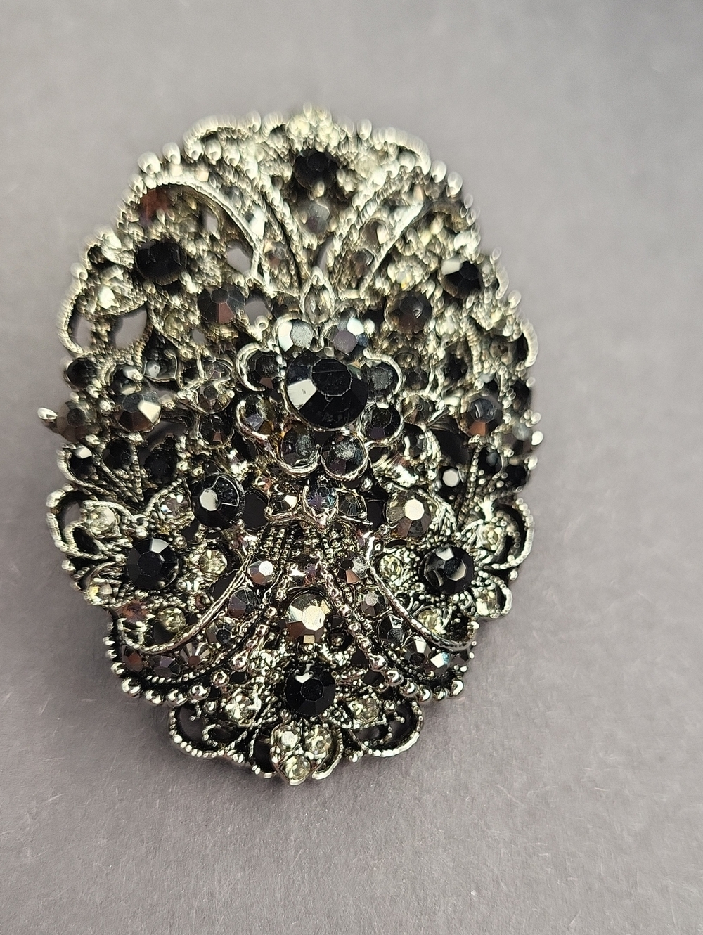 Vintage-Inspired Black Rhinestone Filigree Statement Ring